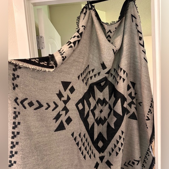 Accessories - Blanket Scarf